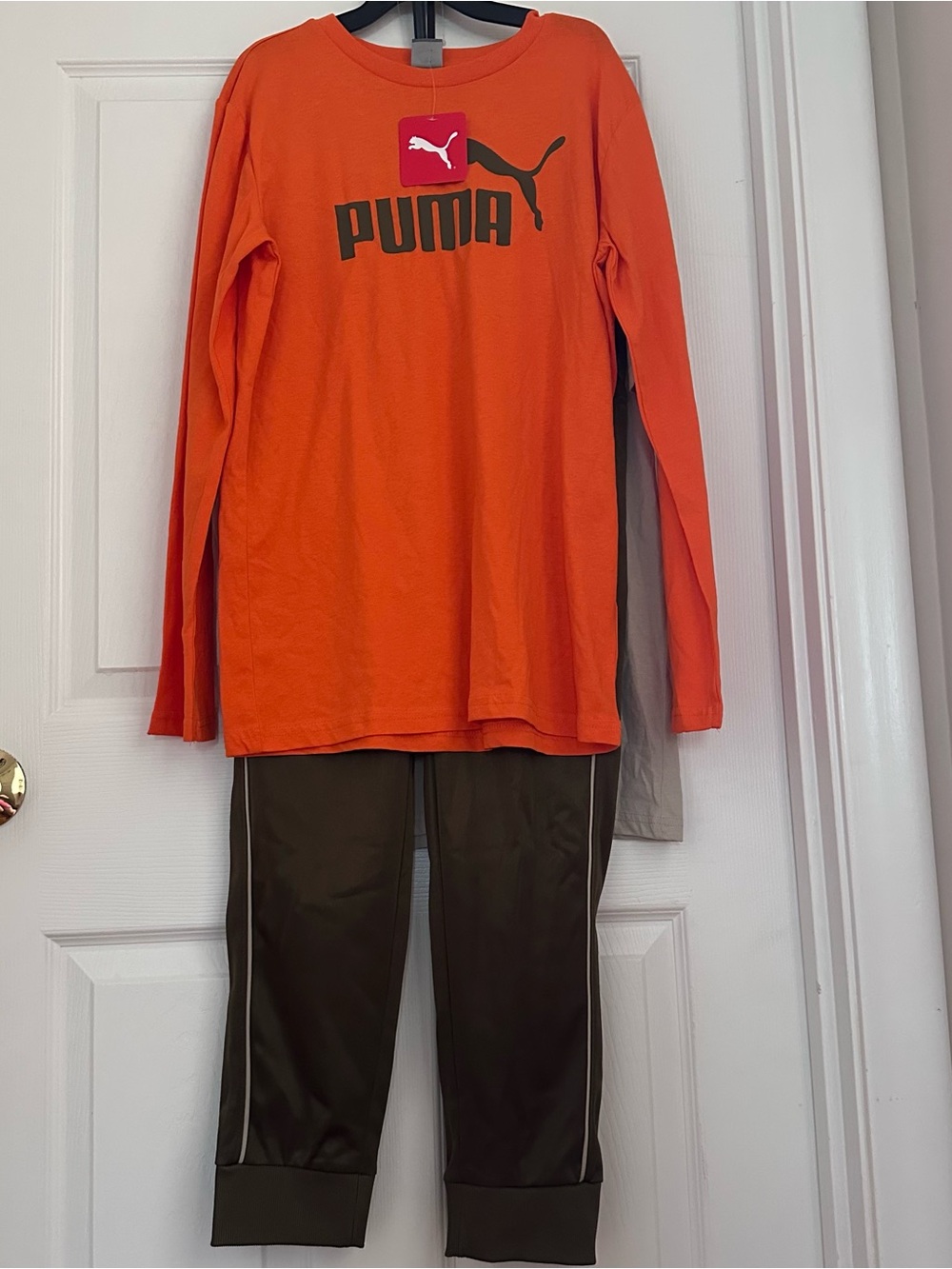 PUMA Boys 3 Pcs Set L 14/16 NWT Joggers + LS & SS Tees Dessert Dust NWT MSRP $52